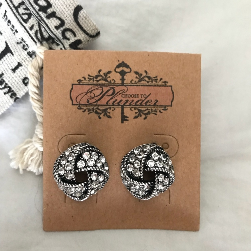 Plunder Love Knot Earrings